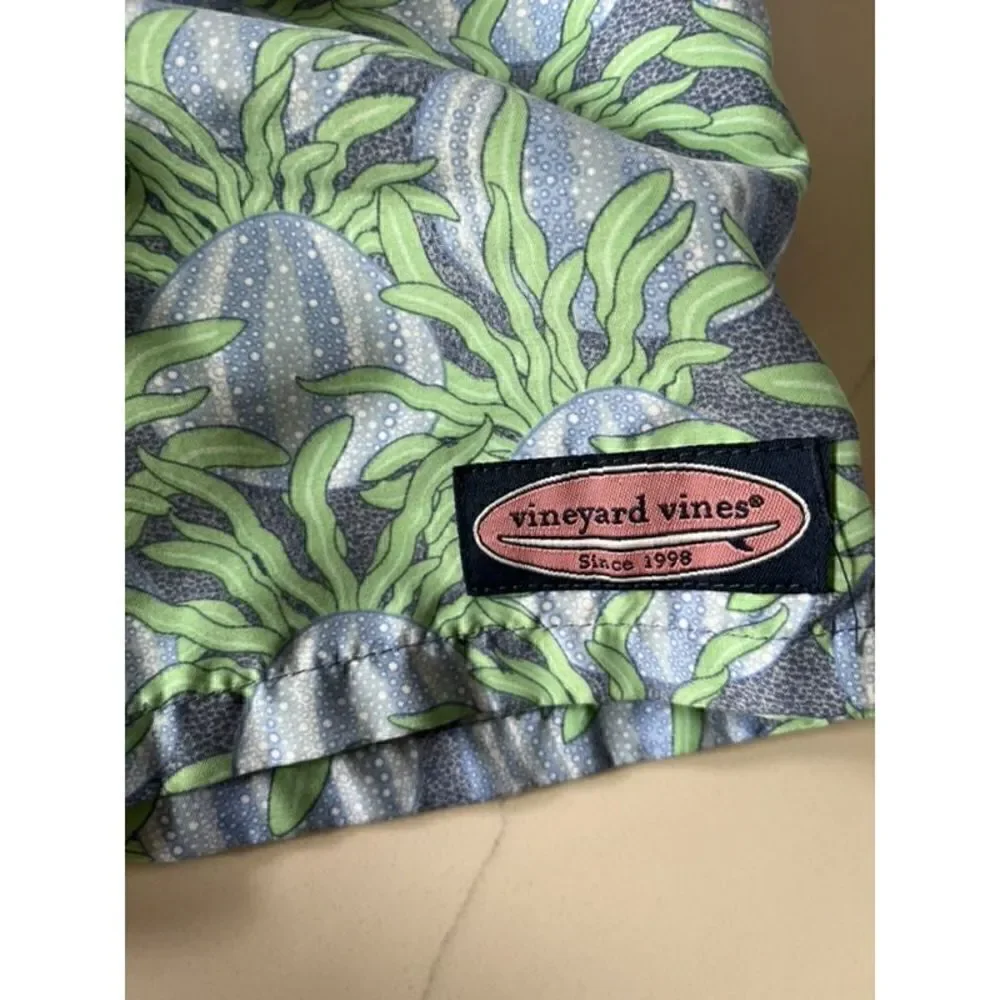 Vineyard Vines Youth Boys Chappy 7” Swim Trunks and Sz Xl (18)